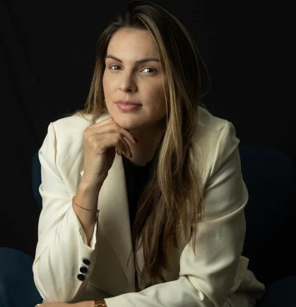 Dra. Érica Lopes
