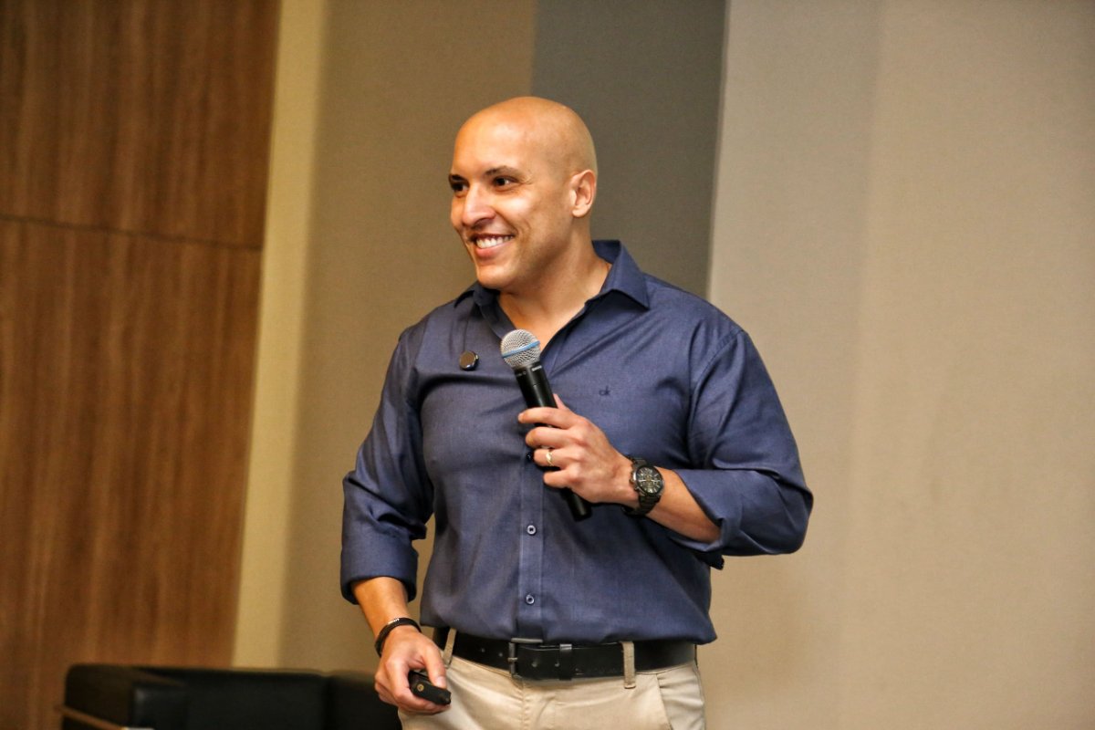 Michel Toreto no palco da imersão